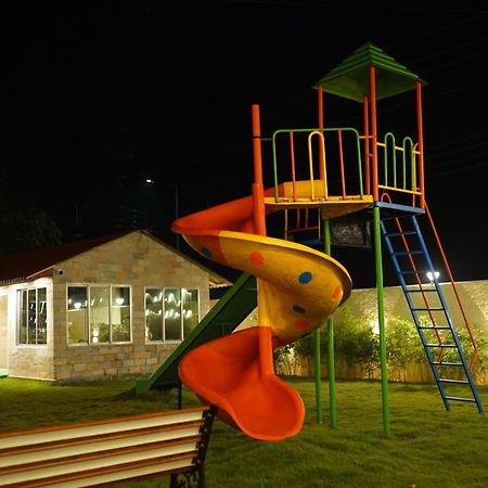 New Mouchak Hotel & Resorts Tajpur Екстер'єр фото