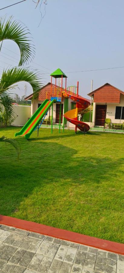 New Mouchak Hotel & Resorts Tajpur Екстер'єр фото